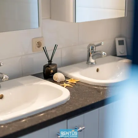 Penthouse Soleilla - Pure Relaxation With Sea View In A Prime Location Appartamento