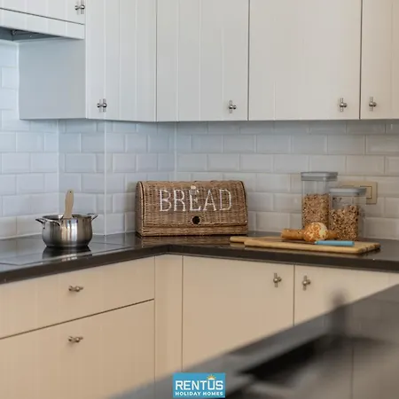 Penthouse Soleilla - Pure Relaxation With Sea View In A Prime Location Appartamento *