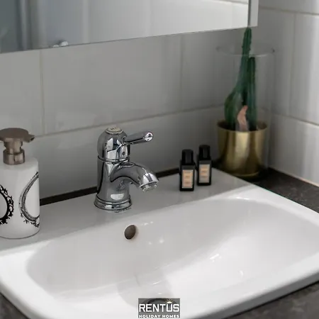 Apartment Penthouse Soleilla - Pure Relaxation With Sea View In A Prime Location